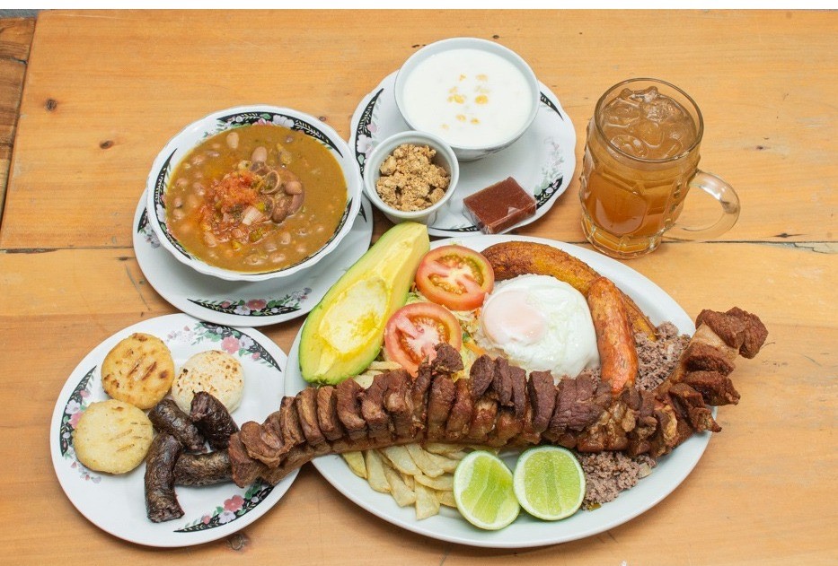 Bandeja con chcicharron